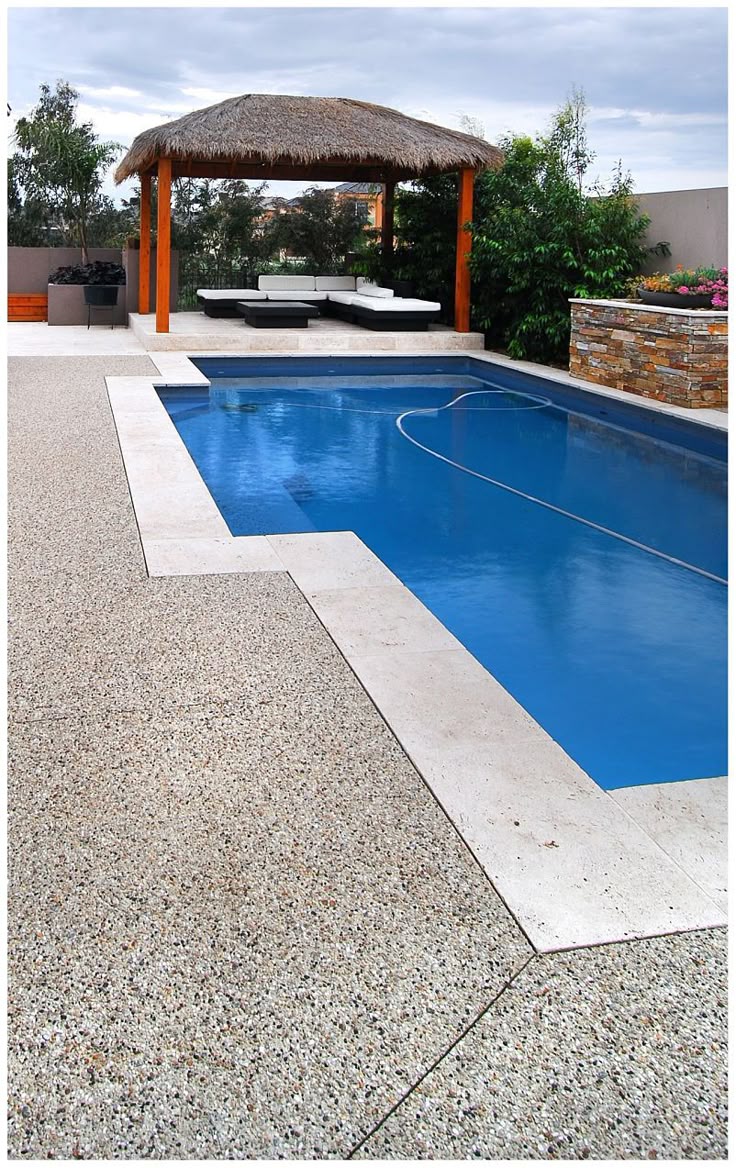 Resin bound flooring